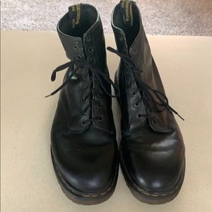 Dr. Martins 8 eye classic 1460